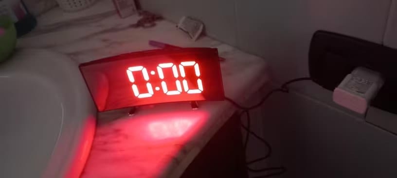 Customer photo review of MirrorClock | Digitaler LED Spiegel Wecker