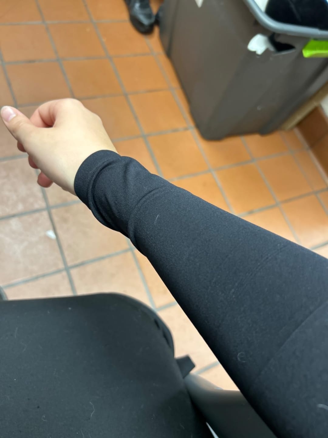Customer photo review of Lightweight Cooling Running Arm Sleeves – 6 Pairs