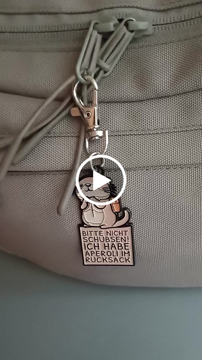 Customer video review of Emaille Anhänger - Aperoli Otter