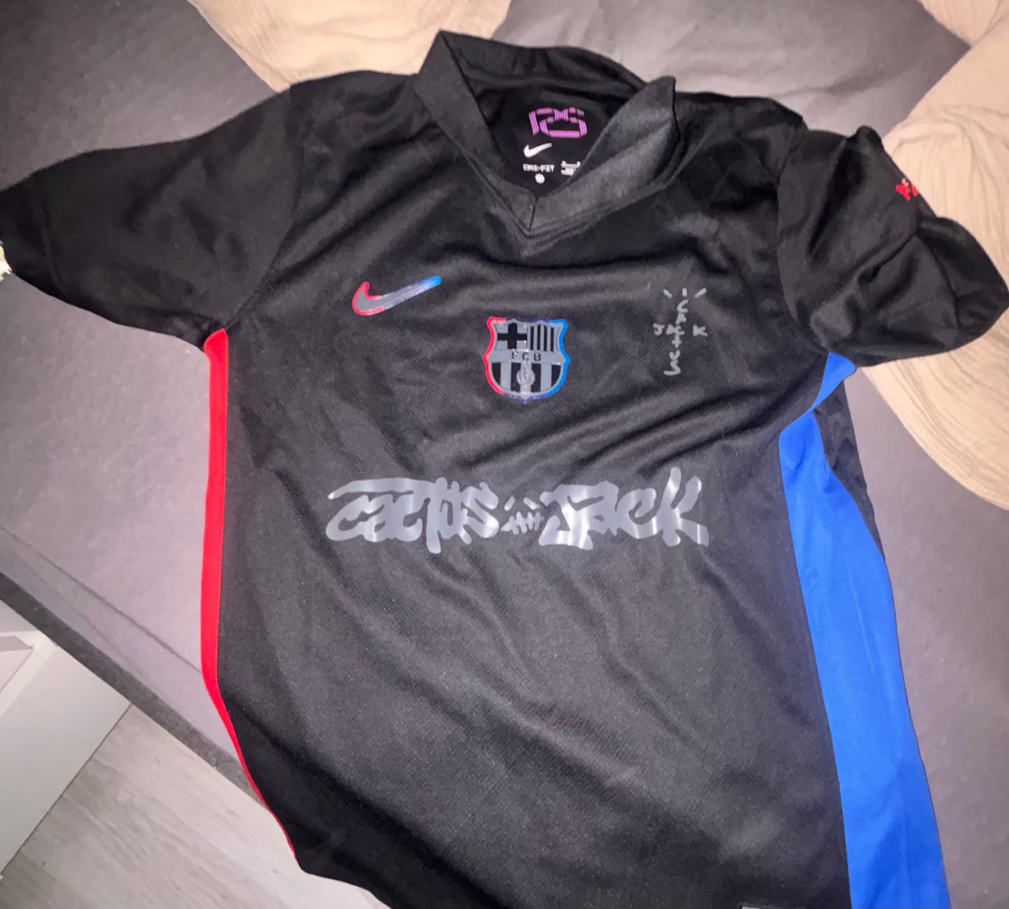 Customer photo review of BARCELONA x CACTUS JACK AWAY