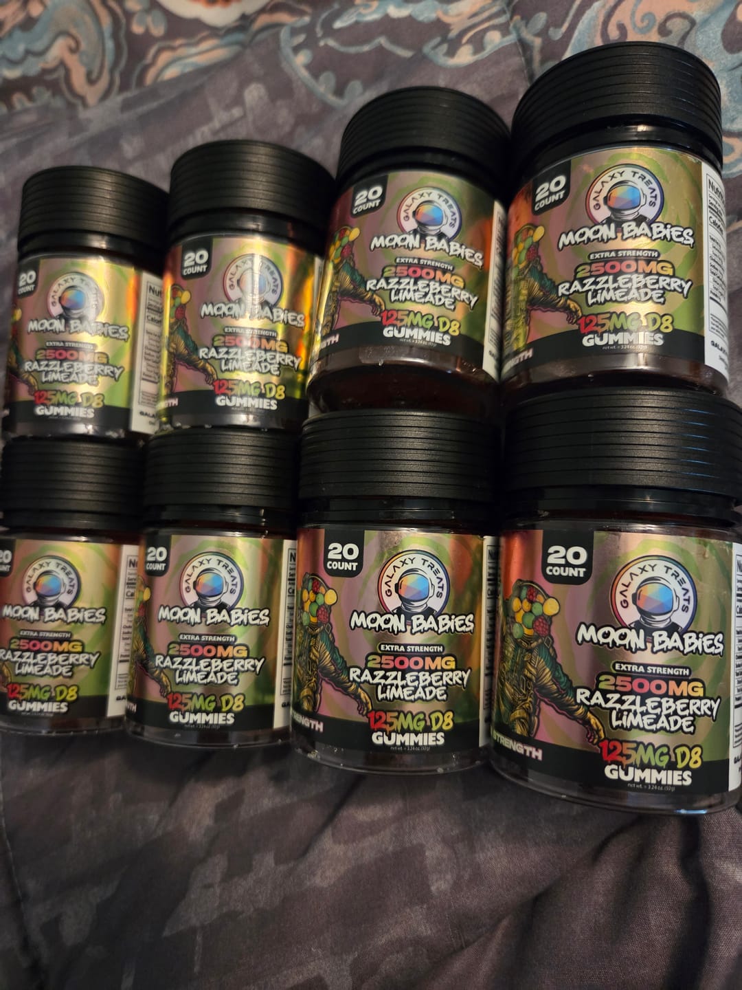 Customer photo review of Razzleberry Limeade D8 Extra Strength Gummies