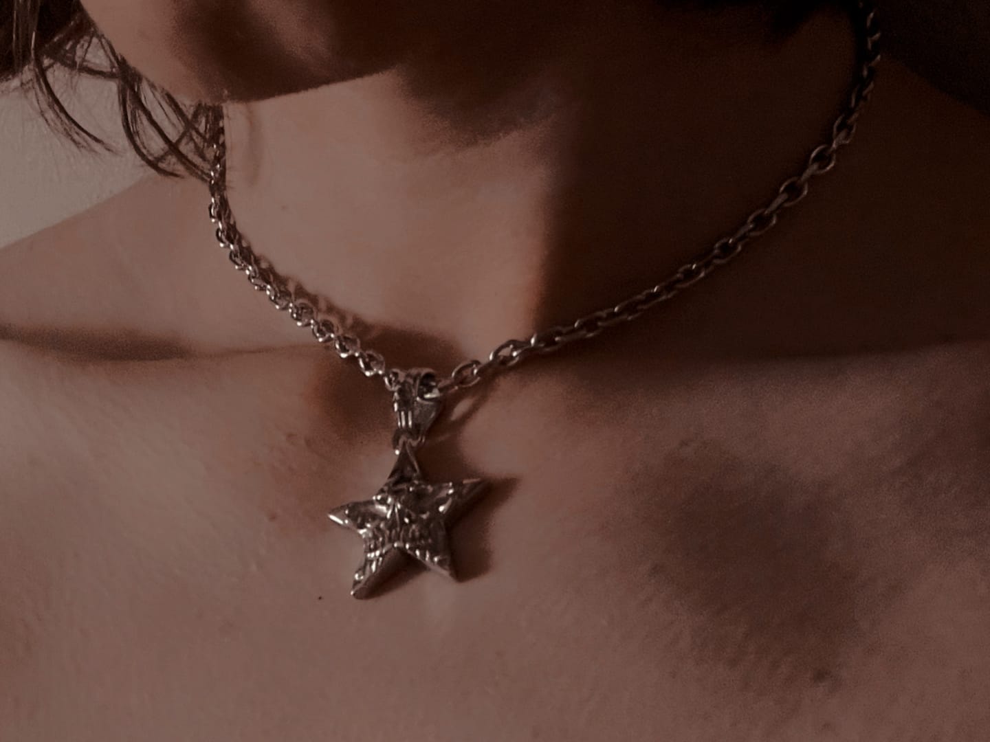 Customer photo review of SKAR PENDANT