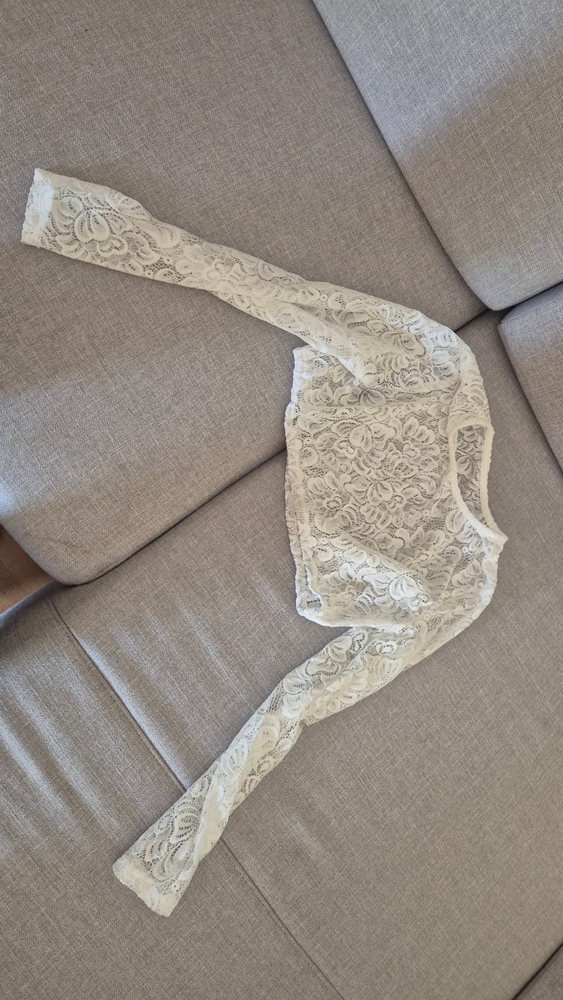 Customer photo review of Weiß Halbarm V-Ausschnitt Dirndlbluse