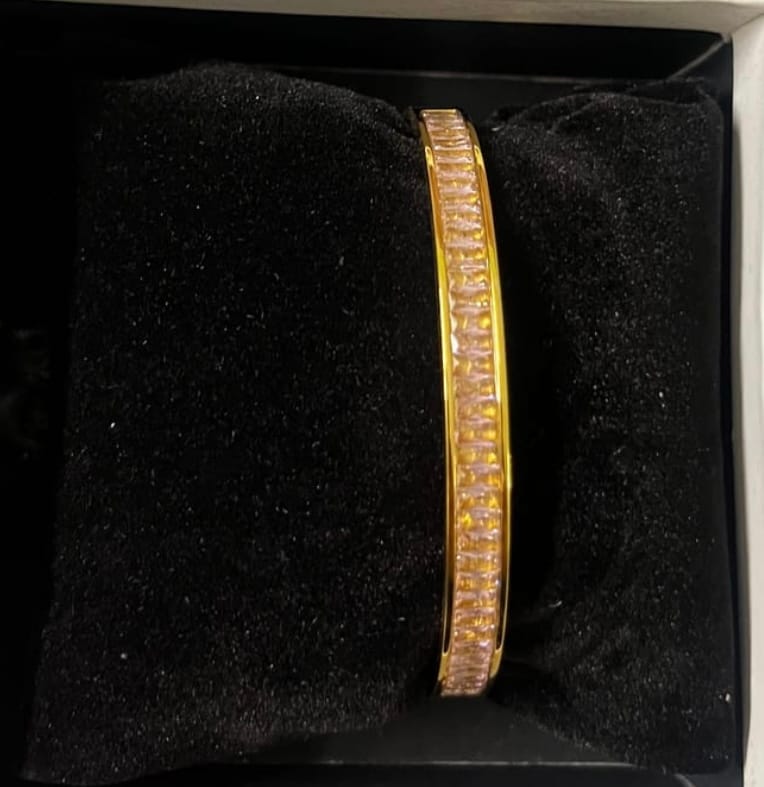 Customer photo review of Pink Enchantment Bangle Bracelet