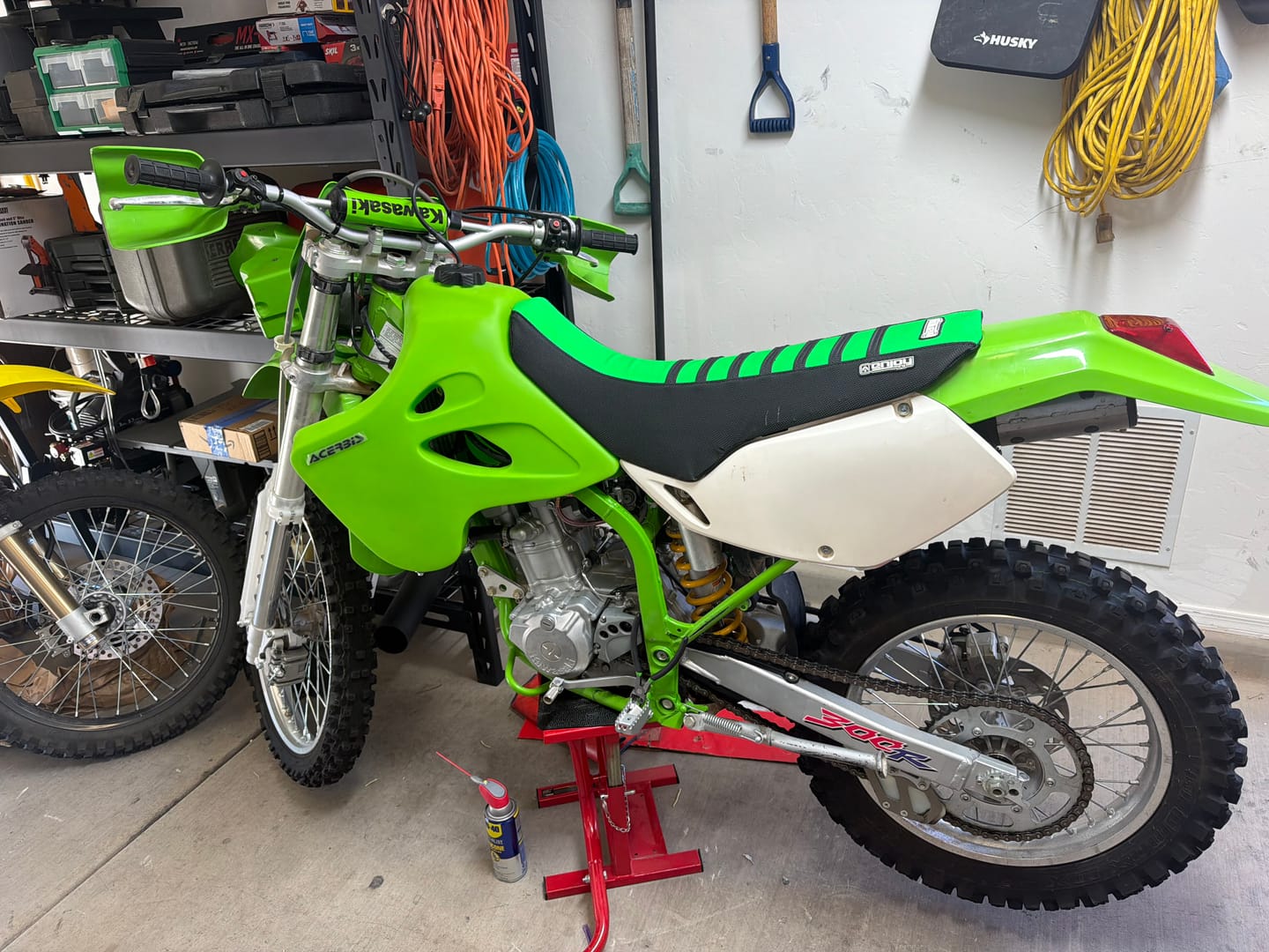 Customer photo review of Acerbis 93-96 Kawasaki KLX250/ 97-08 KLX300 3.7 Gallon Fuel Tank - Green 2140680006