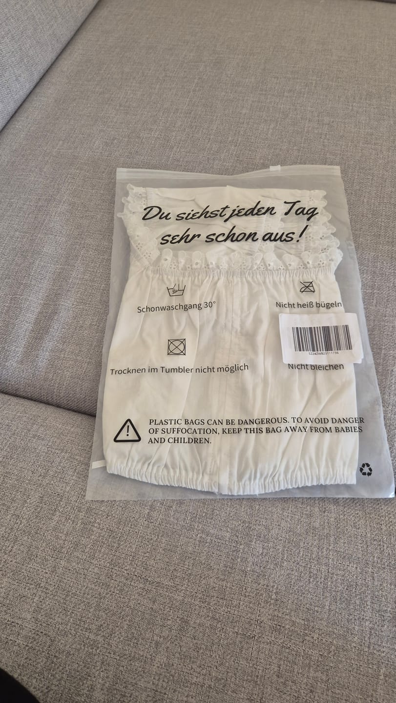 Customer photo review of Weiß V-Ausschnitt Dirndlbluse