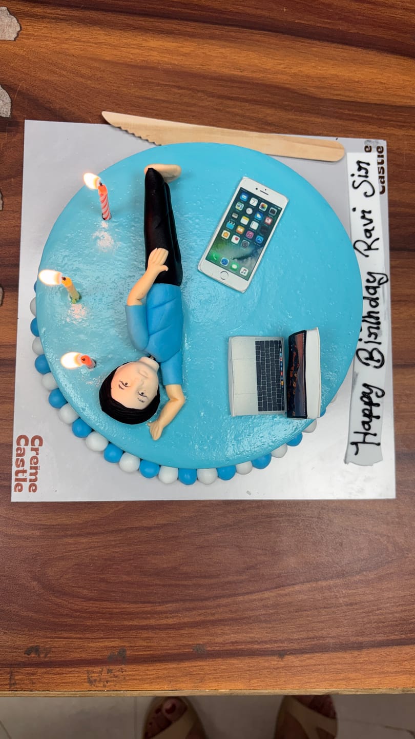Customer photo review of Side Workaholic Cake
