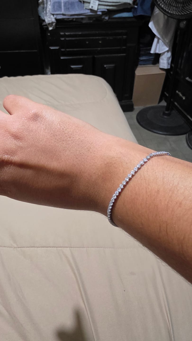 Customer photo review of Pulsera Junya Mini Plata + Zirconia