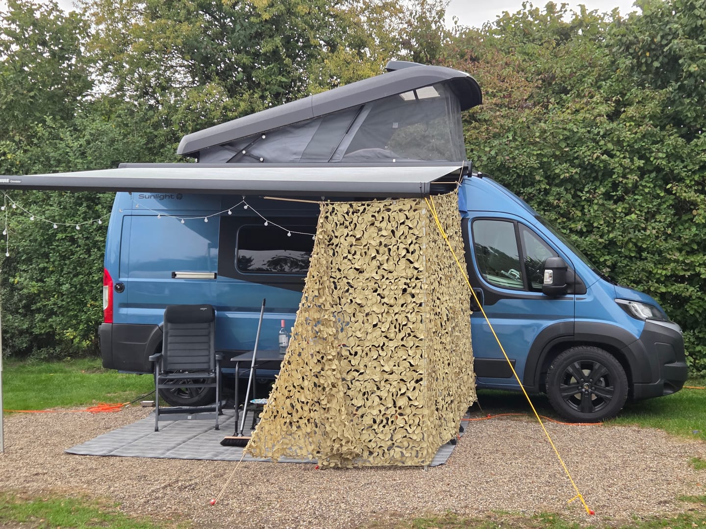 Customer photo review of Tarnnetz Dreieck Beige
