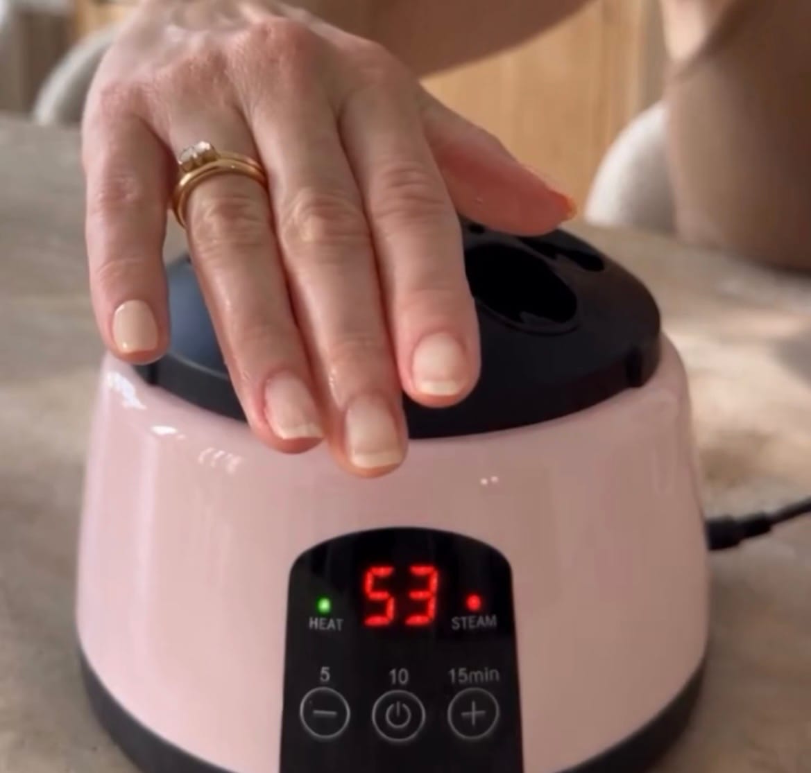 Customer photo review of NailSteam Pro™ Retire Vernis Vapeur Mains & Pieds