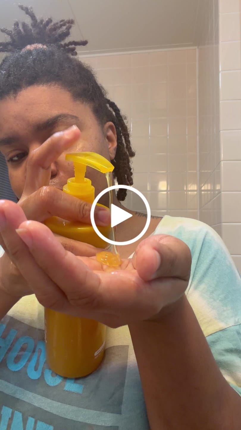 Customer video review of [Medicube] Kojic Acid Turmeric Vita Brightening Body Wash 400ml