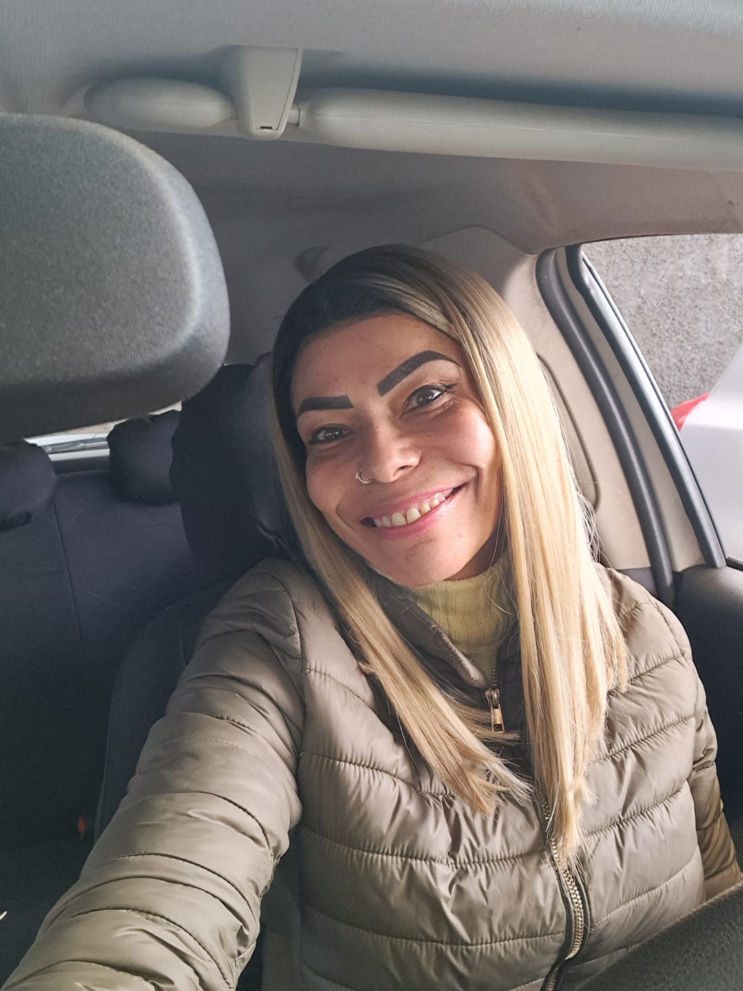 Customer photo review of Lace Front Tela HD Eleny Loira 613F - Repartição Livre 13x2