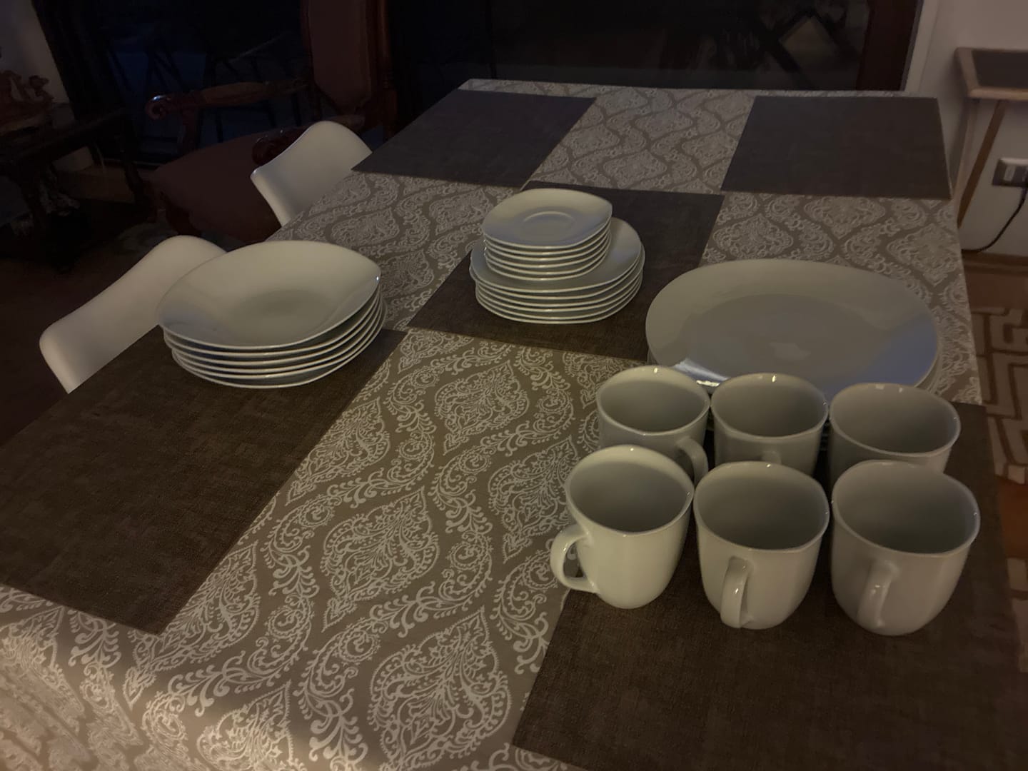Customer photo review of Juego de Vajillas 30 Piezas Porcelana Cuadrado Blanco Cascais