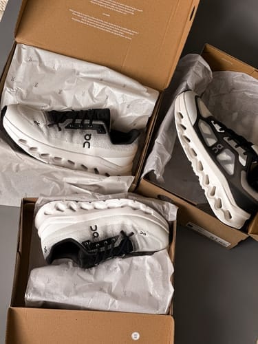 Customer photo review of Men's Cloudtilt Shoes