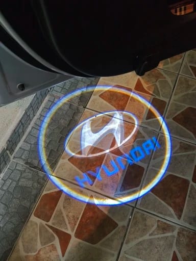 Customer photo review of Proyector para carro de equipo de futbol