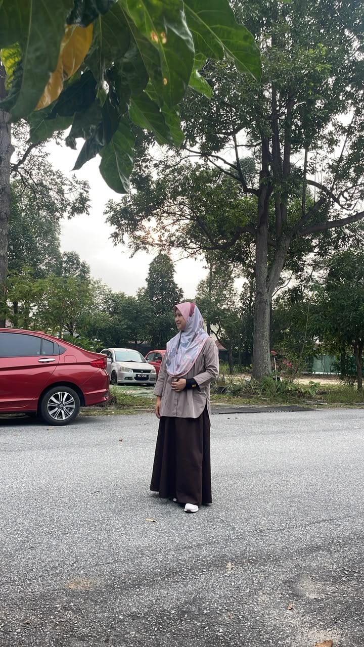 Customer photo review of (Pre-Order) Raffida Serena BriskWalk Skirt In Coffee Brown