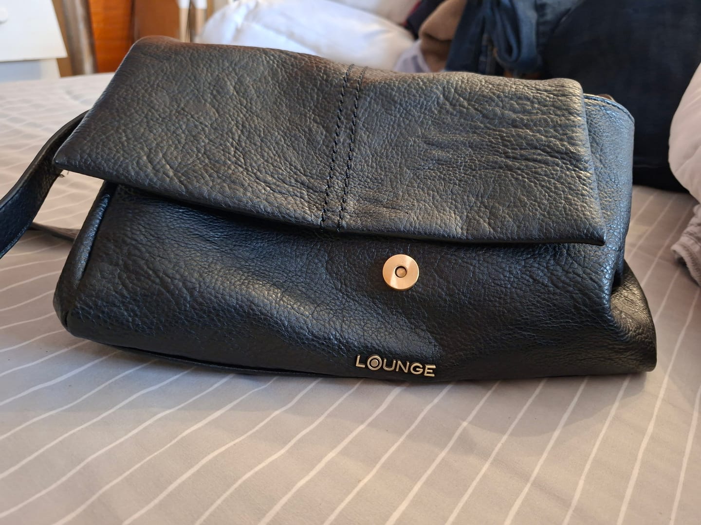 Customer photo review of Cartera Bandolera Diseño Costuras
