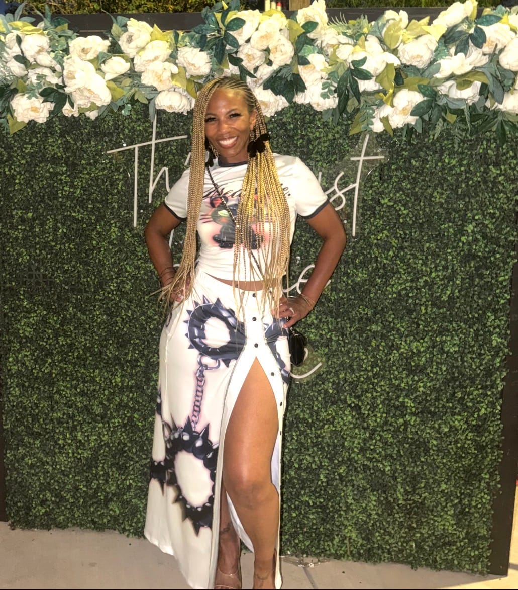 Customer photo review of Graphic Crop Top Slit Skirt Set