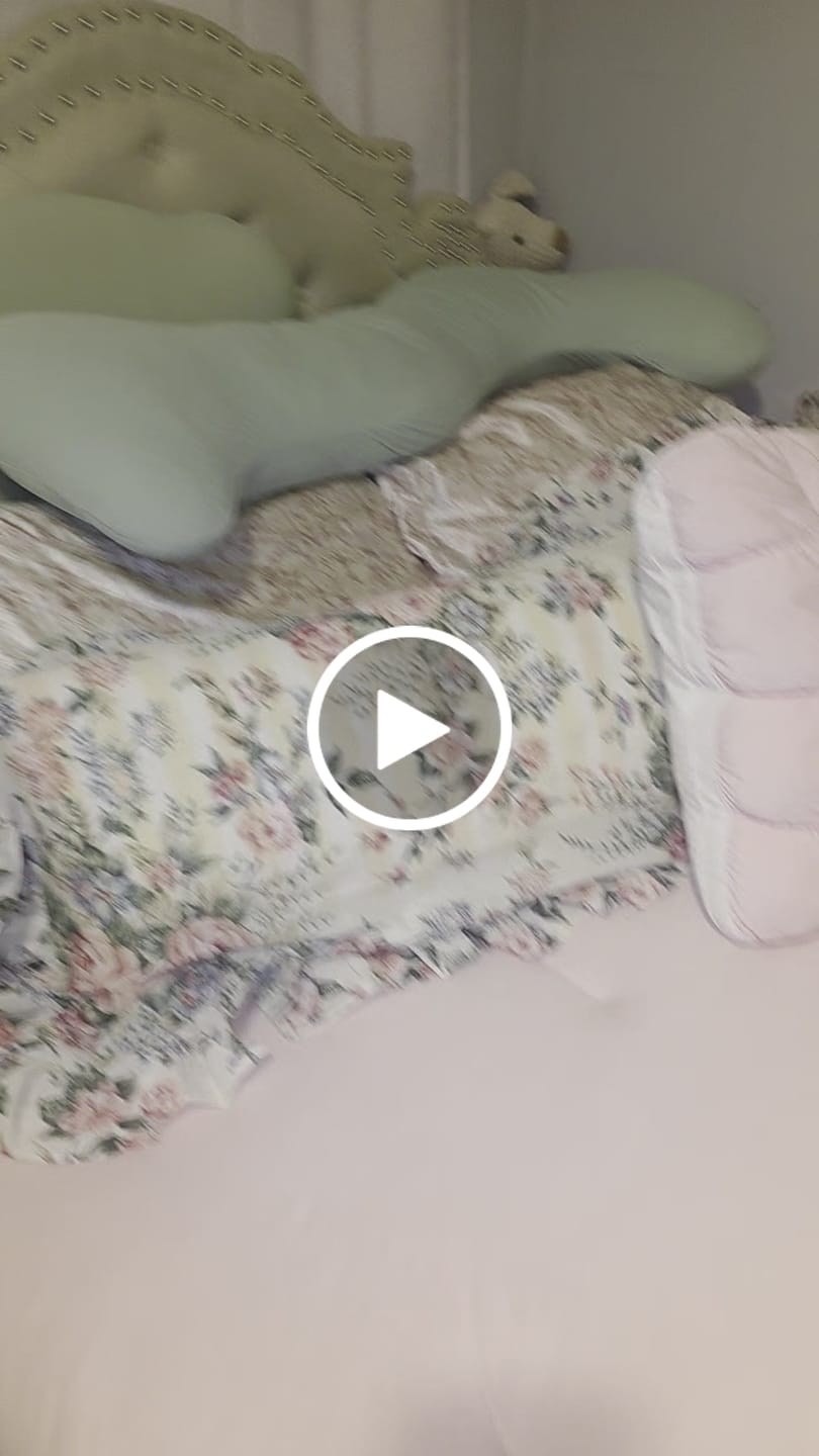 Customer video review of MarshMellow Comforter