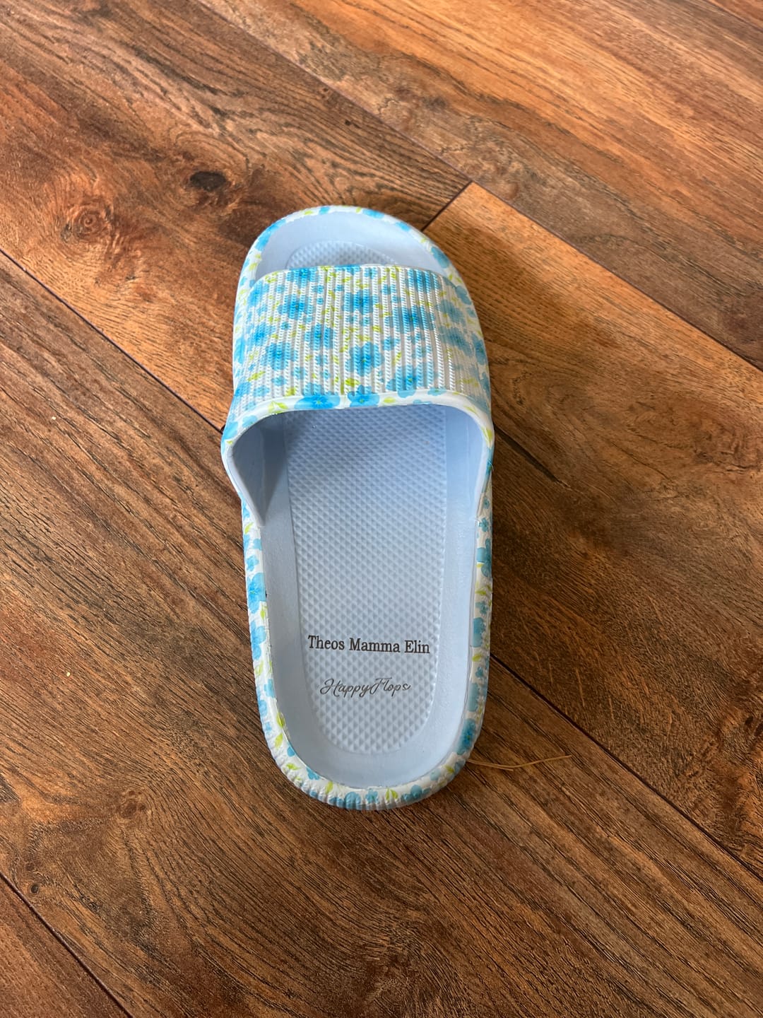 Customer photo review of HappyFlops Botanics