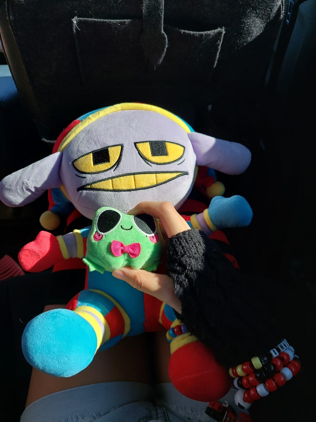 Customer photo review of Pomni-Suit Jax Plush
