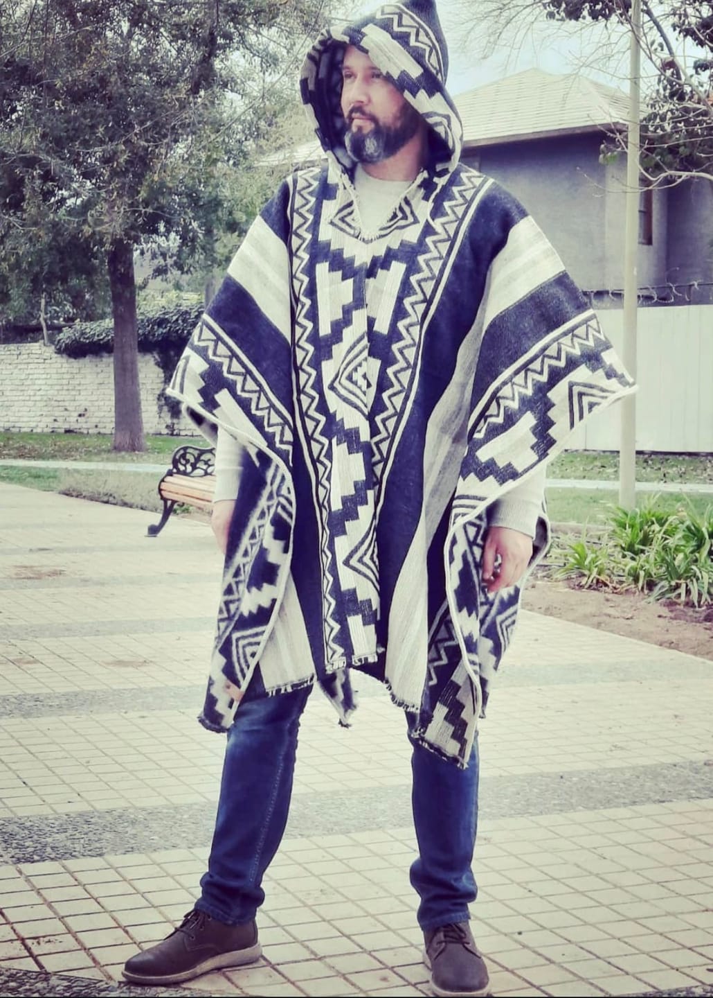 Customer photo review of PONCHO PREMIUM MAYER CON CAPUCHA