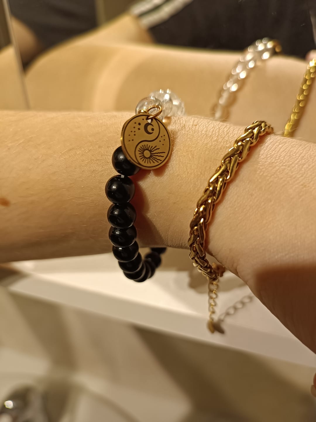 Customer photo review of Yin & Yang Kristallarmband – innere Balance mit Obsidian und Bergkristall