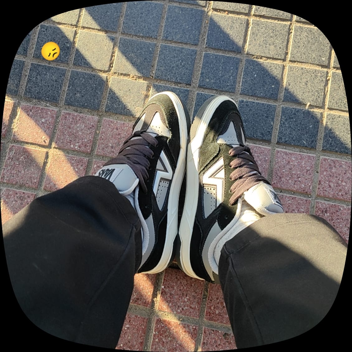 Customer photo review of Zapatilla Vans Upland Unisex Negro