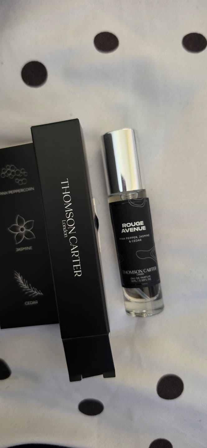 Customer photo review of Rouge Avenue | Eau de Parfum