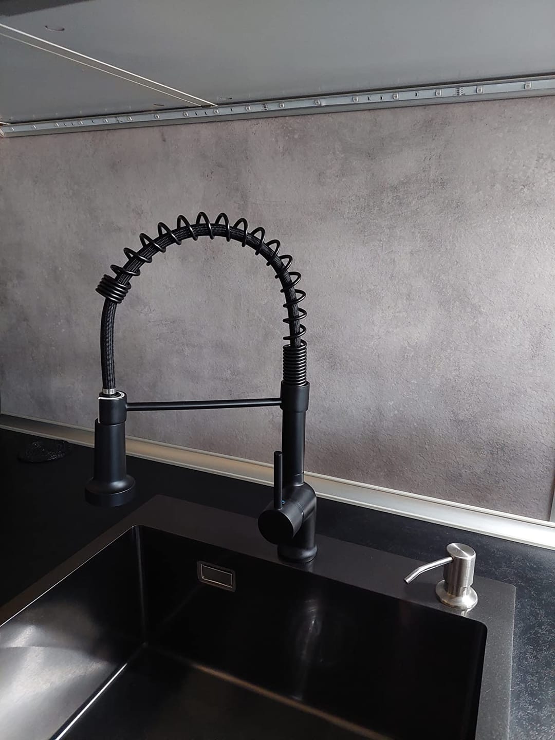 Customer photo review of Storsjon – Luxury Single-Handle Pull-Down Kitchen Faucet