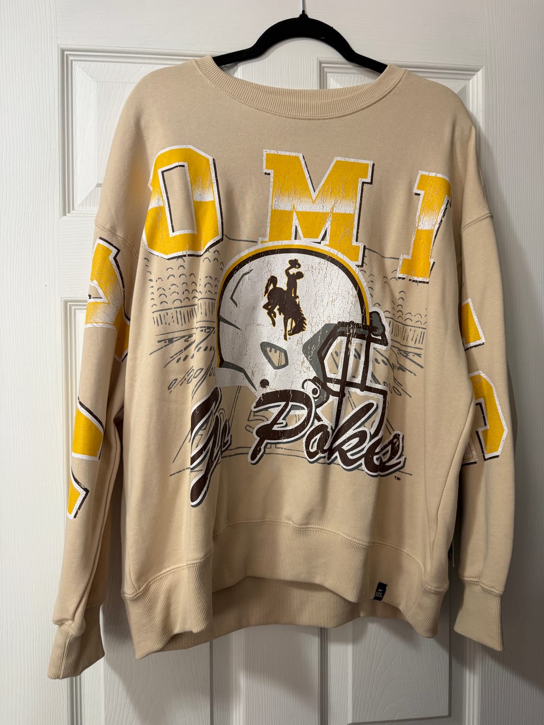 Customer photo review of Wyoming Homefield Lantern Sleeve Crew