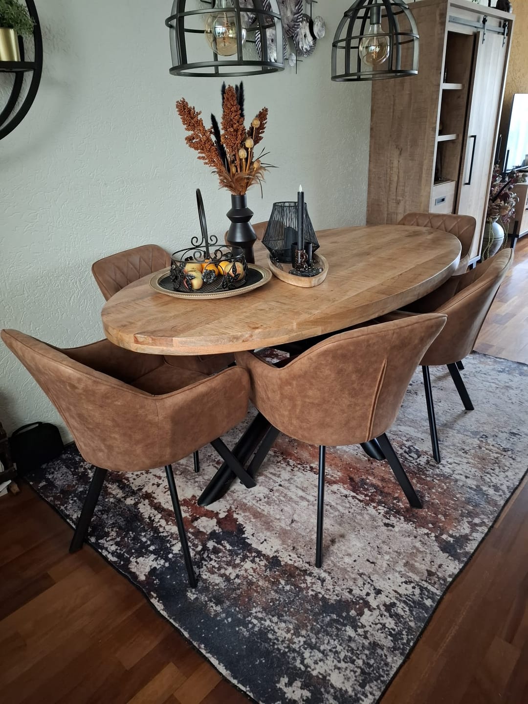Customer photo review of Brione Draaibare Eetkamerstoel - Cognac