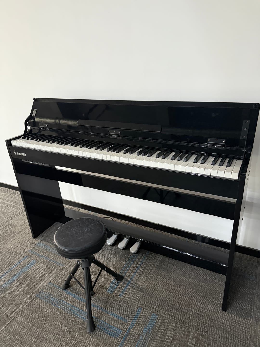 Customer photo review of Donner DDP-75 Flip-Top Upright Digital Piano