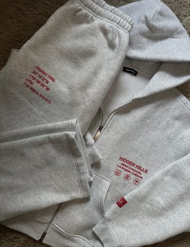 Customer photo review of LABEL ZIP HOODIE LIGHT GREY/RED