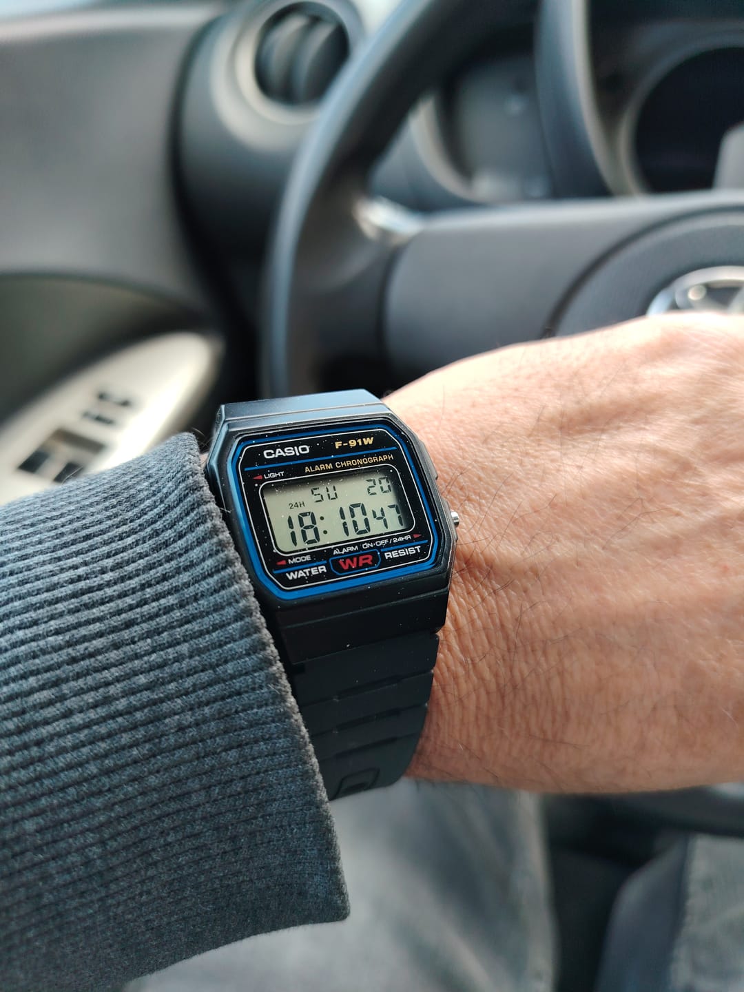 Customer photo review of Reloj Casio Vintage F-91W-1DG Clásico Líneas Azules