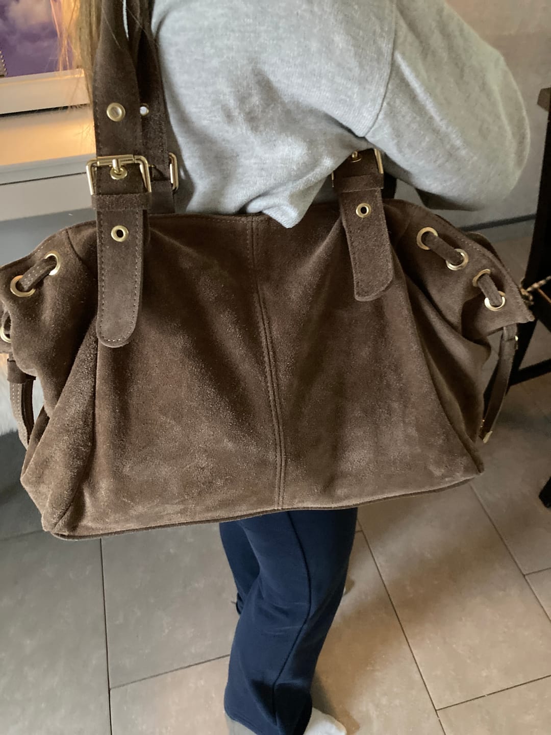 Customer photo review of Suède Muse bag taupe