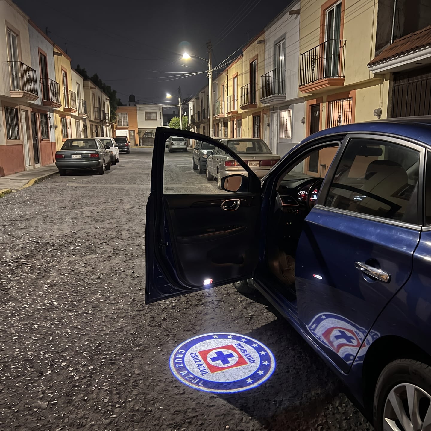 Customer photo review of Proyector para carro de equipo de futbol