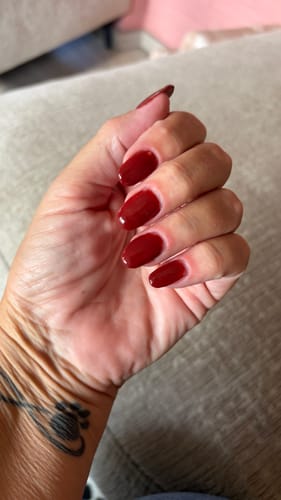 Customer photo review of Bordeaux Red Dipping Powder