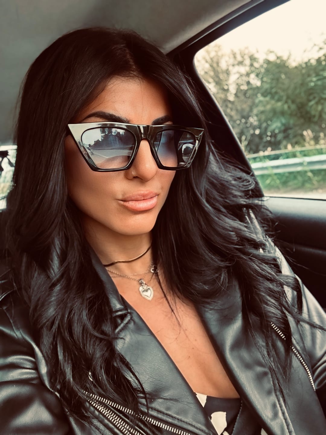 Customer photo review of Maluma