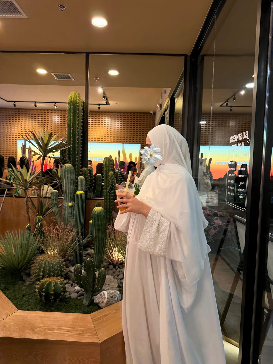 Customer photo review of Maryam Eid Abaya - White