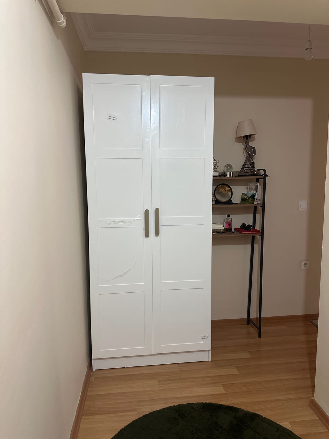 Customer photo review of Rani BA379 Membran Kapaklı Modüler Gardırop 3 Kapaklı Raflı Askılı Elbise Dolabı Beyaz