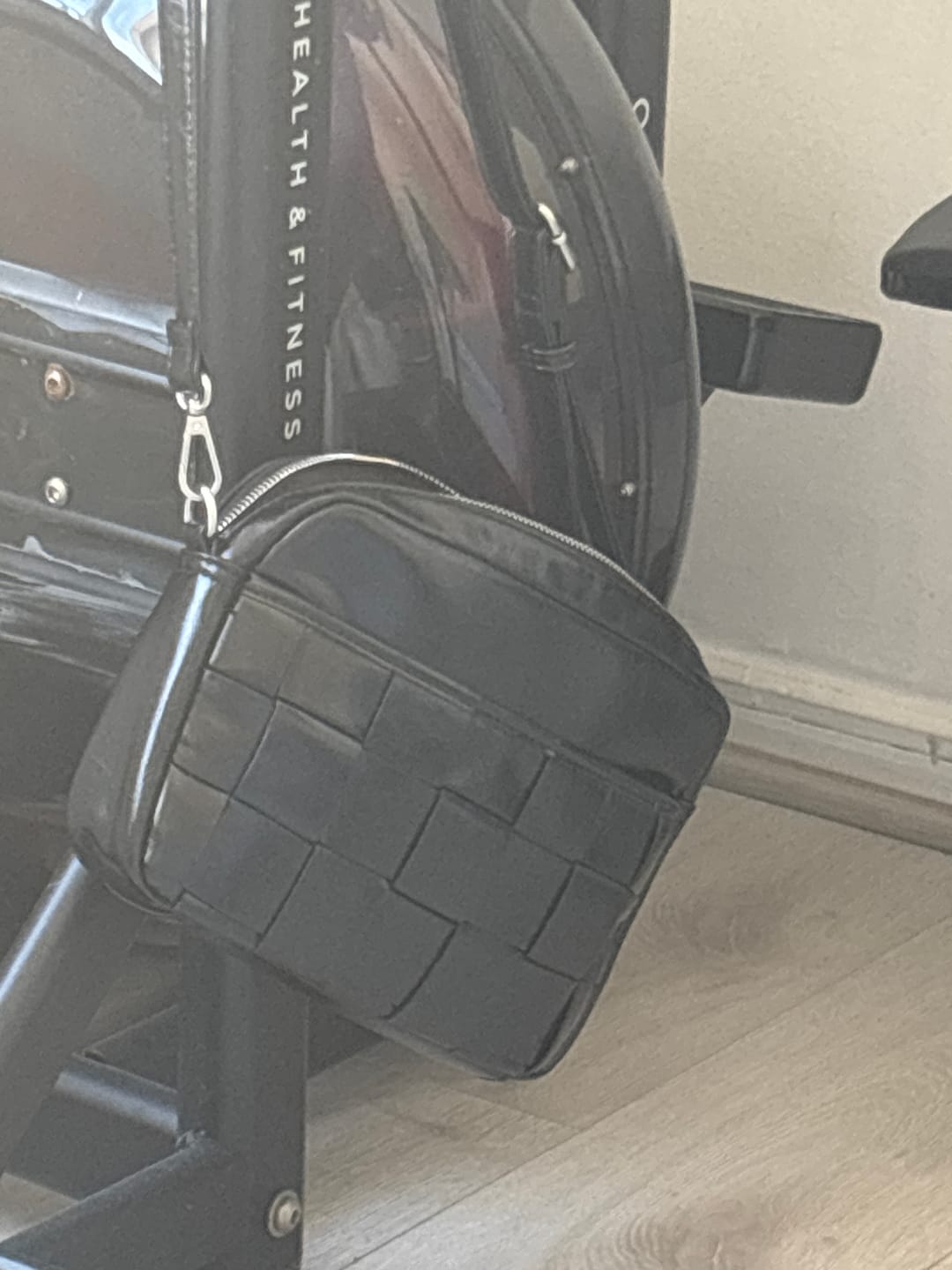 Customer photo review of Cartera Bandolera Cuadros Woman