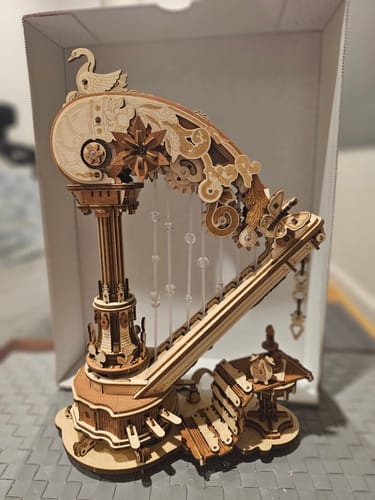 Customer photo review of Robotime Music Box Magic Harp