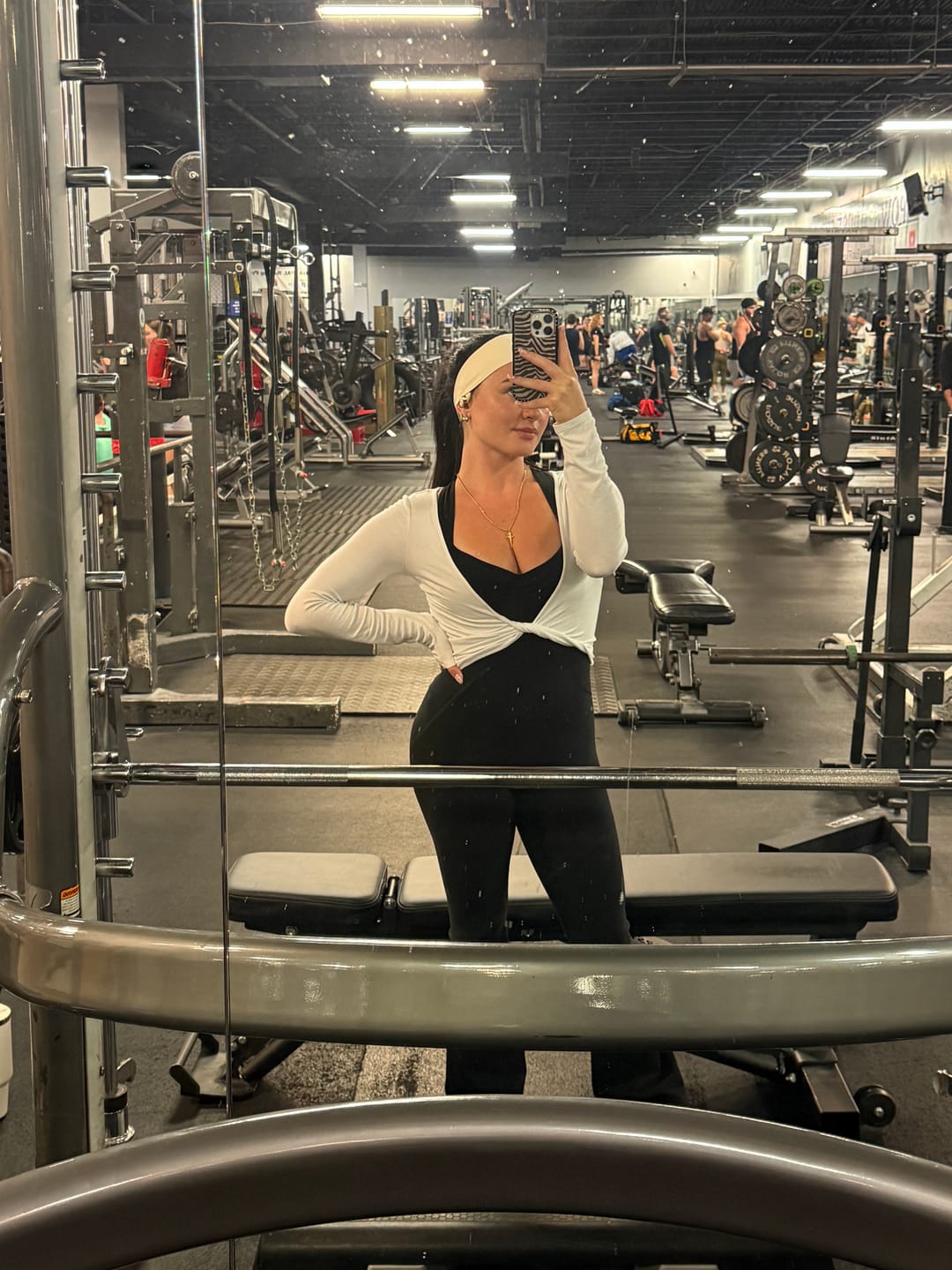 Customer photo review of The Contour Headband 2 Pack Black & Cream