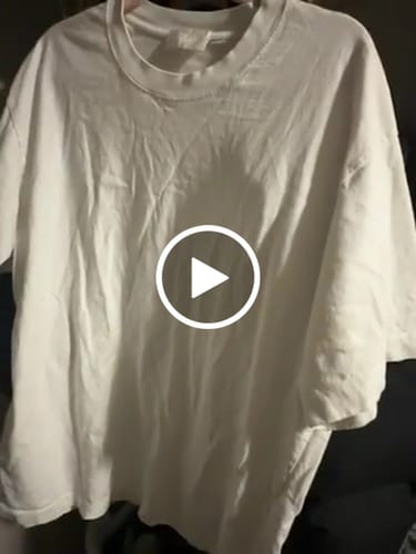 Customer video review of 260g Heavyweight Retro Loose Casual Solid Color T-shirt