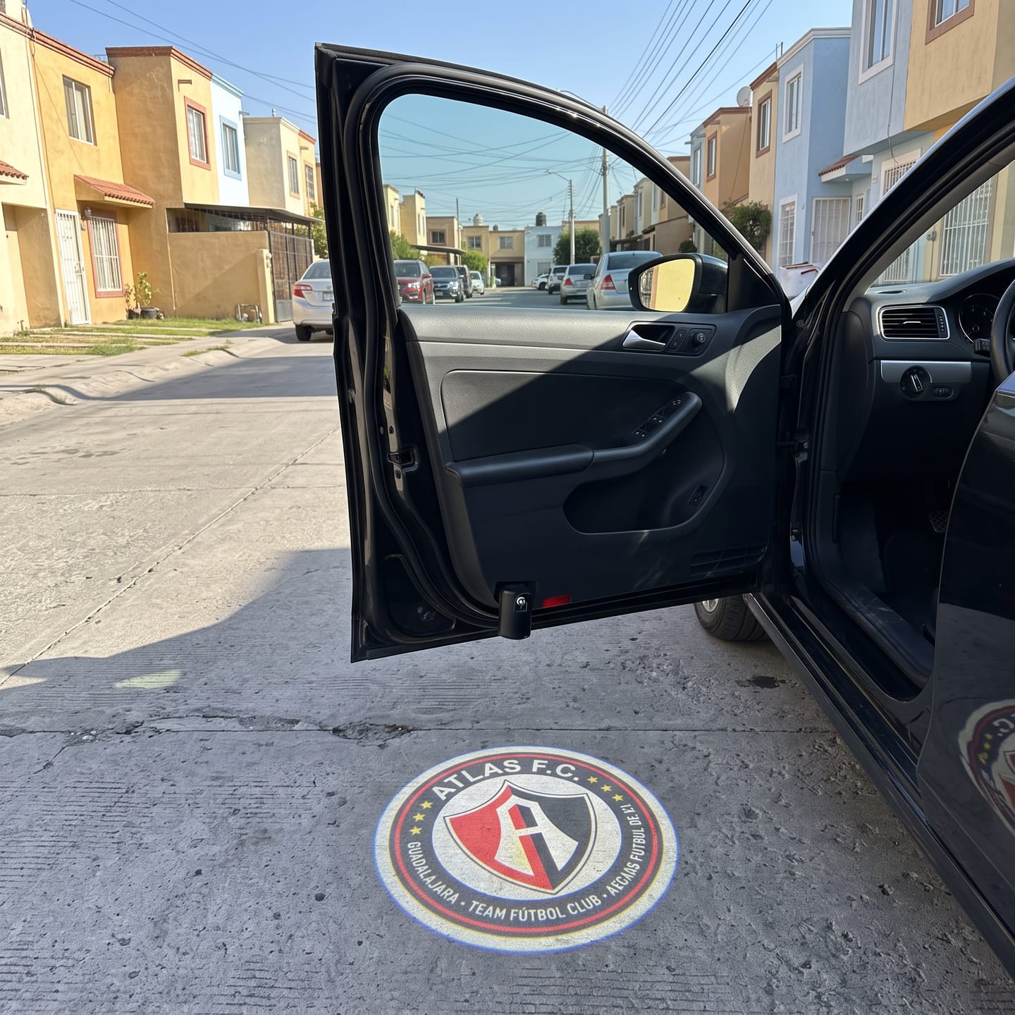 Customer photo review of Proyector para carro de equipo de futbol