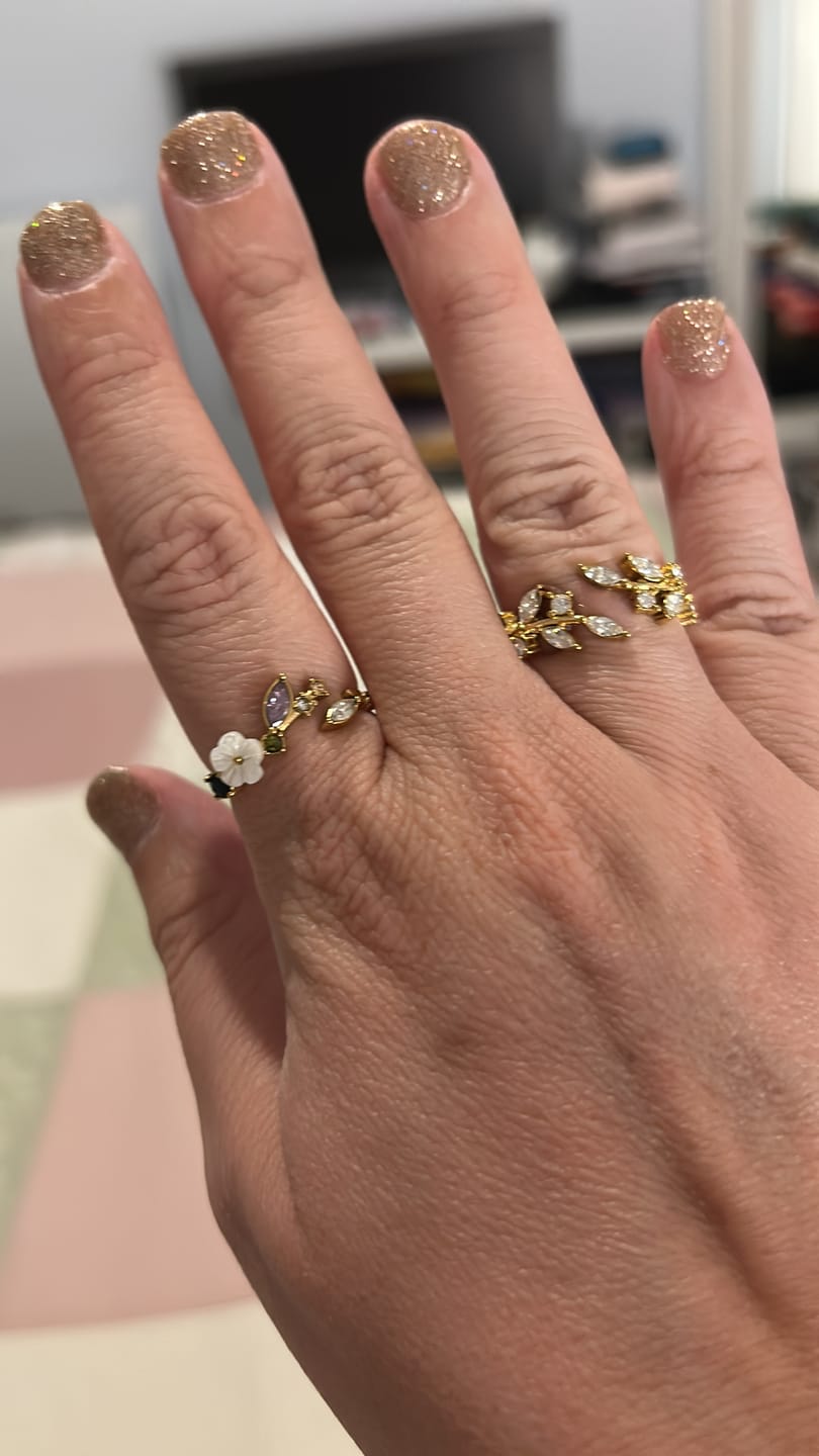 Customer photo review of Silver White Blossom Flower Ring