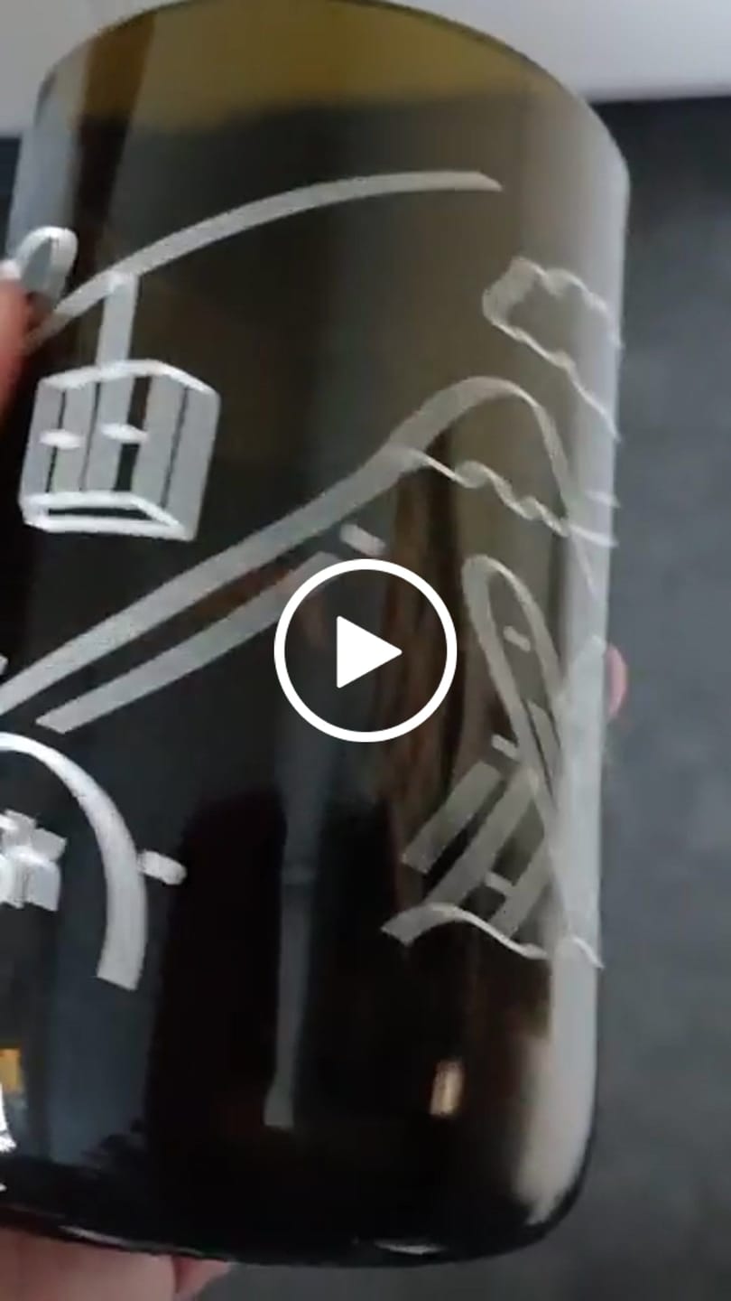 Customer video review of La Suisse - Set de 4 verres verts/bruns recyclés