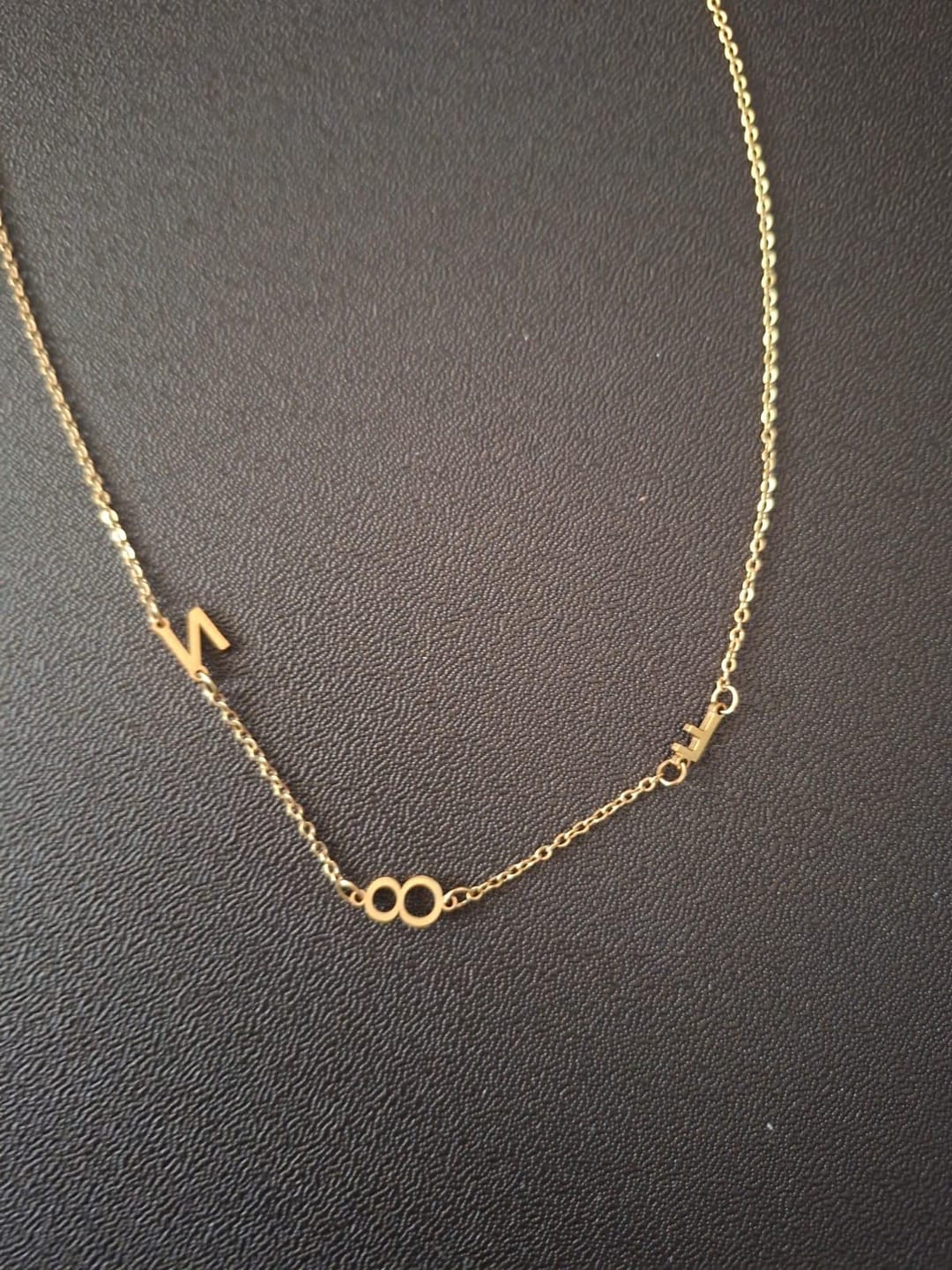Customer photo review of Collana personalizzata con iniziali laterali