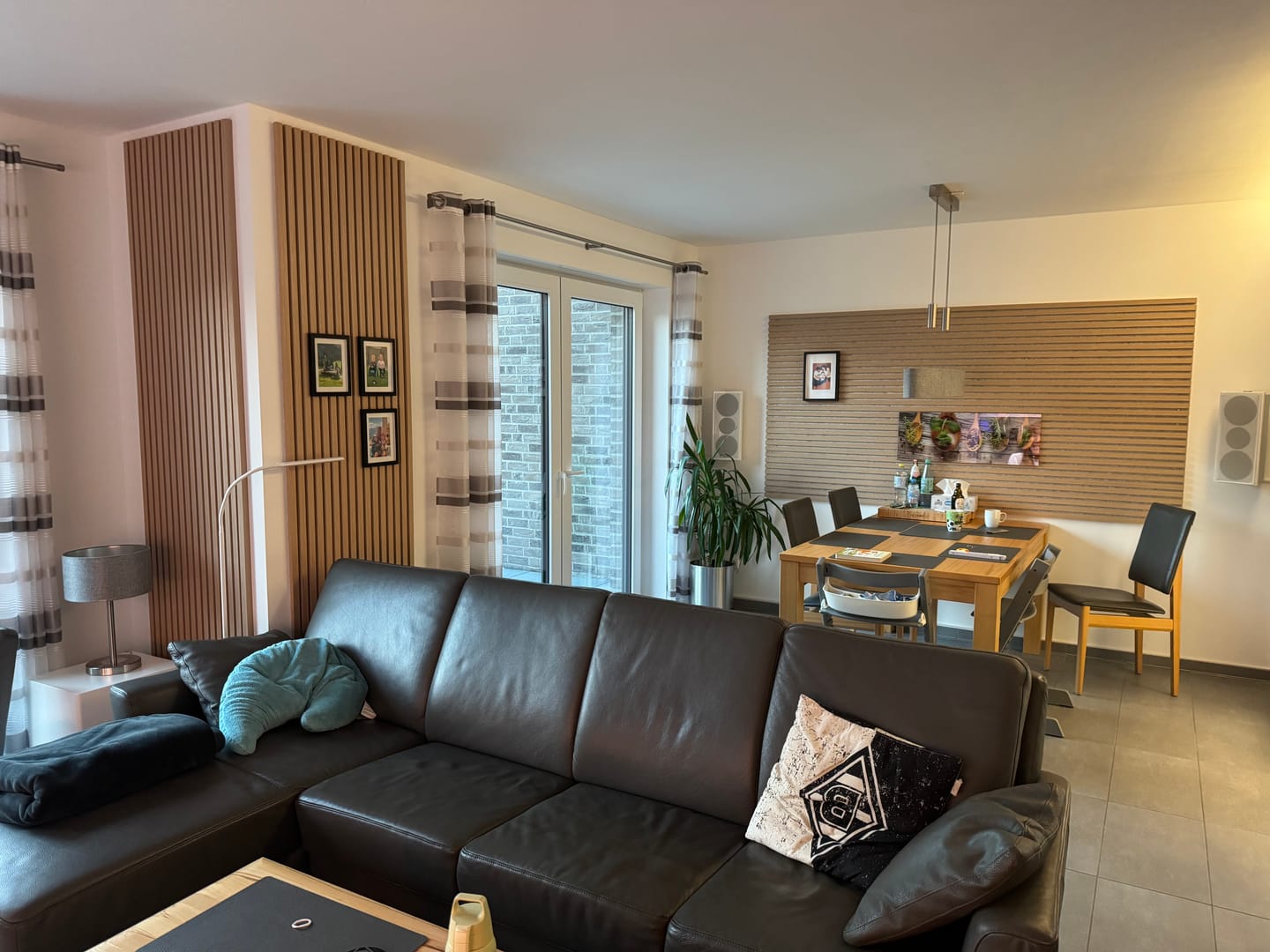 Customer photo review of Akustikpaneele Natürliche Eiche mit Filz Grau | 240 cm x 60 cm | Dreiseitig Echtholzfurnier